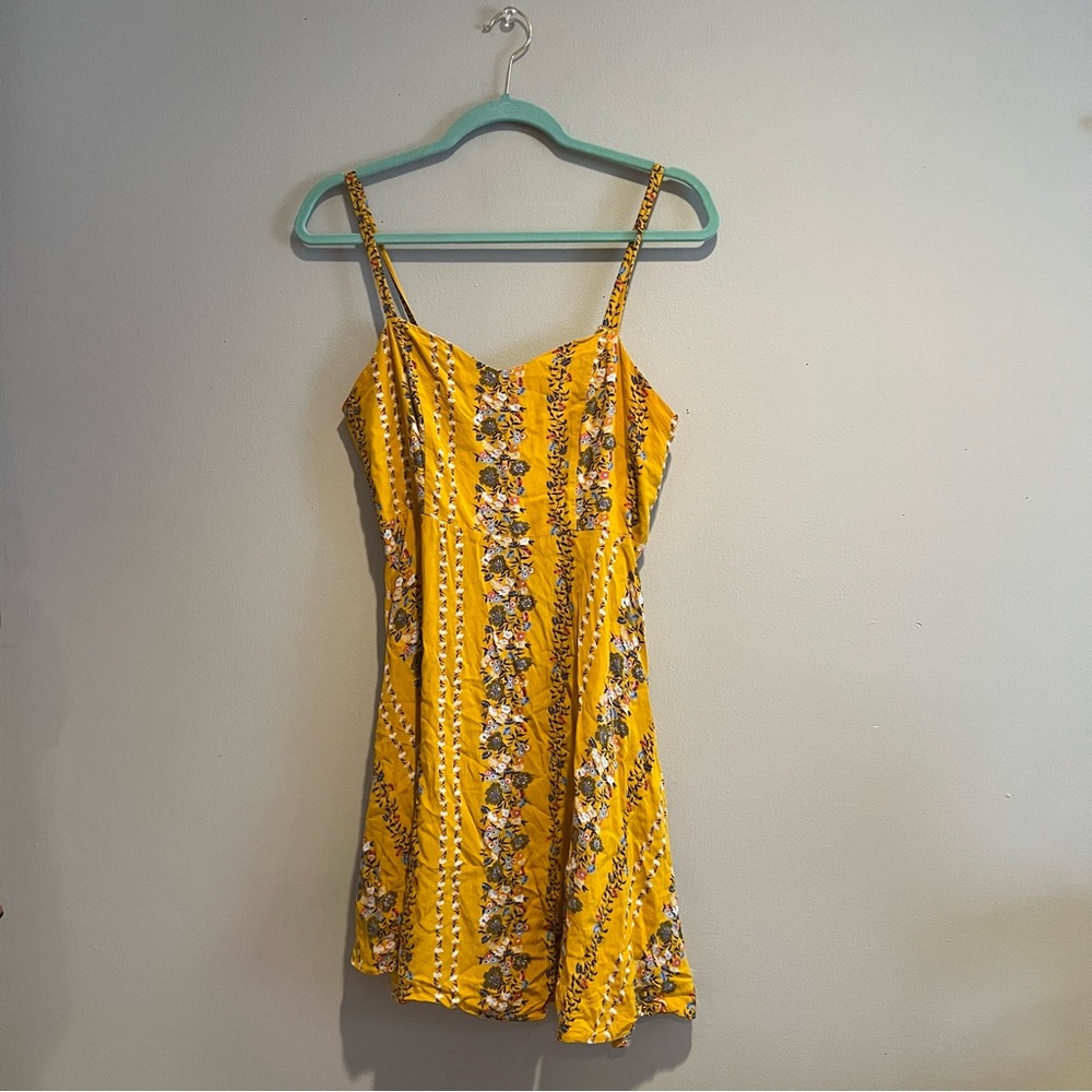 Old Navy Yellow Floral Women’s Sundress Size M